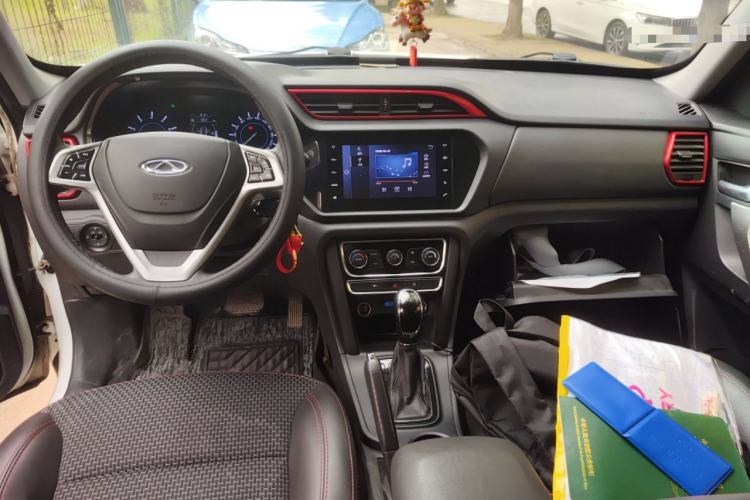 Used Chery Tiggo 3 2016 1.6L CVT ZhiShang Edition Center Console