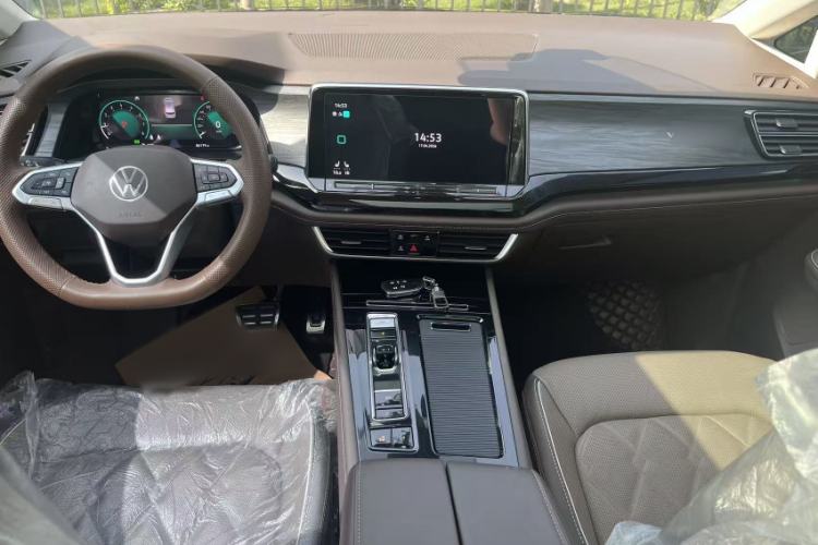 Used Volkswagen Viloran 2022 380TSI Prestige Edition