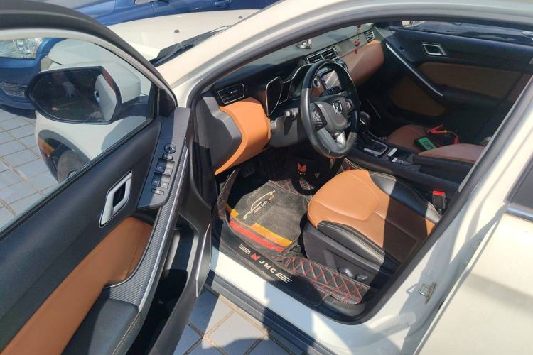 Used JMC Yusheng S330 2016 1.5L GTDi Automatic Two-Wheel Drive Prestige Edition