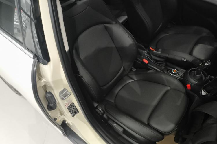 Used MINI MINI 2021 1.5T COOPER Classic Edition Five-Door Version
