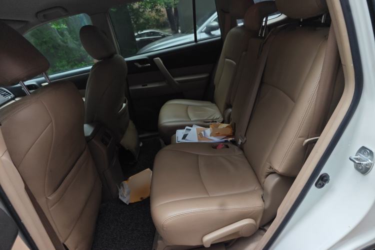 Used Toyota Highlander 2013 2.7L Two-Wheel Drive 5-Seater Purple Gold Edition Left Rear Seat