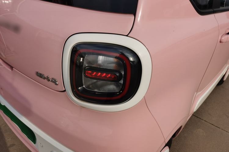 Used Bestune Pony 2024 170km Range Energizing Horse Right Rear Taillight