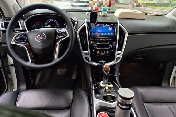 Used Cadillac SRX 2015 3.0L Elite Model Center Console