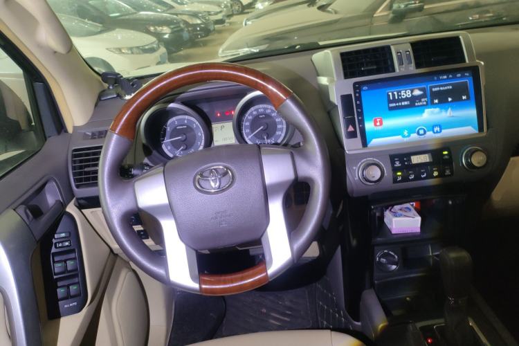 Used Toyota Prado 2016 2700 TX 7-Seater Middle East Version Steering Wheel