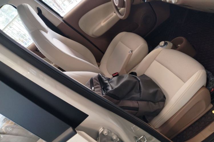 Used Wuling Hongguang MINIEV 2025 Four-Door Version Advanced Edition Right Front Seat