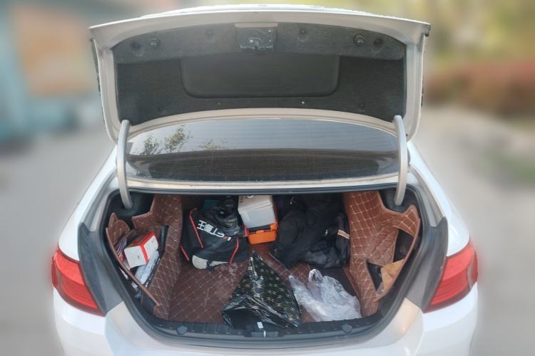 Used BMW 5 Series 2012 530Li Leading Model Trunk