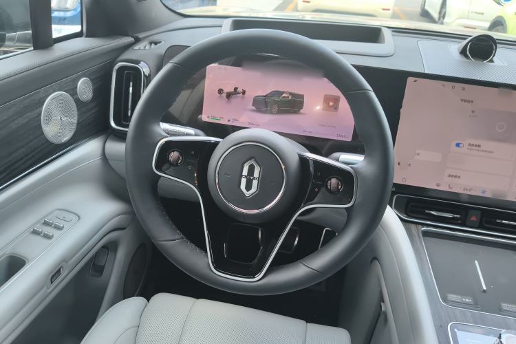 Used Hima AITO M9 2025 Extended-Range Ultra Version 52 kWh 6-Seater
