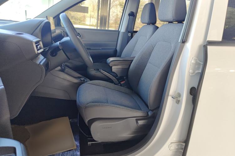 Used Wuling Hongguang New Energy 2024 All-Electric Model 300KM Standard Version Left Front Seat