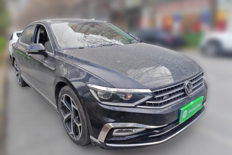 Used Volkswagen Magotan 2024 2 Million Units Zhongxiang Version 330TSI DSG Luxury Edition Front Right 45 Deg