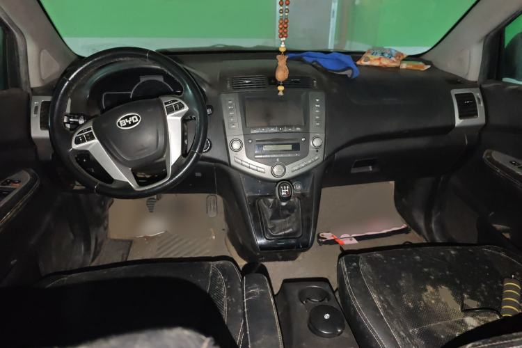 Used BYD S6 2013 Jingyue Edition 2.0L Manual Luxury Model 5 Seats
