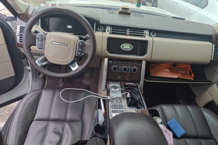 Used Land Rover Range 2015 3.0 SC V6 Vogue Center Console