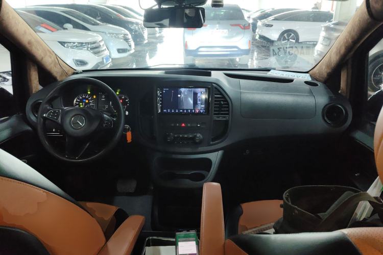 Used Mercedes-Benz Vito 2018 2.0T Elite Version 7 Seats China V Emission Standard