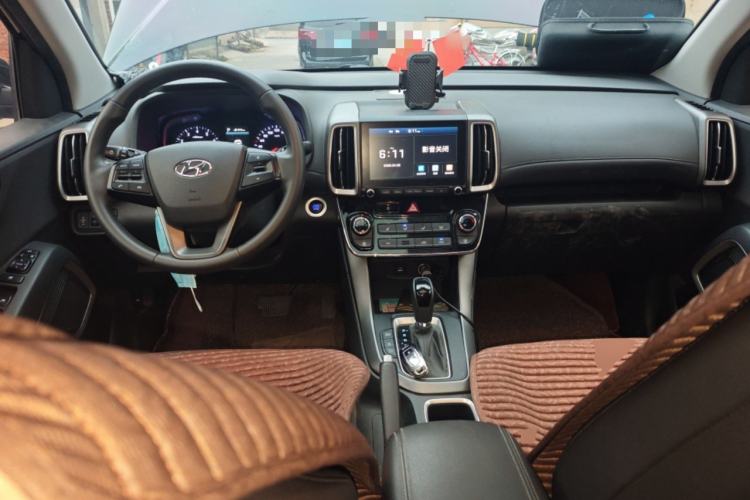 Used Hyundai ix35 2019 2.0L Automatic 2WD Zhiyong·Changxiang Edition China V Standard Center Console