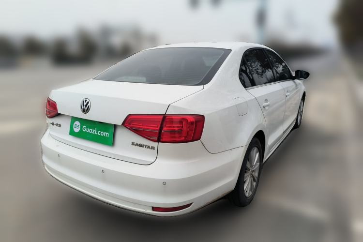 Used Volkswagen Sagitar 2015 1.6L Manual Comfort Model