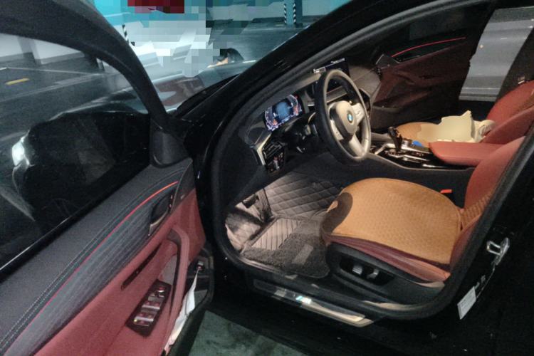 Used BMW 5 Series 2023 530Li Leading Model M Sport Package Driver Seat