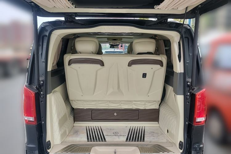 Used Mercedes-Benz V-Class 2020 V 260 Avantgarde Edition Trunk