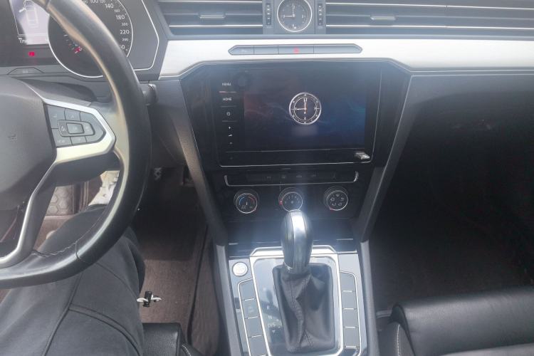 Used Volkswagen Magotan 2020 280TSI DSG Comfort Edition Audio And AC Panel