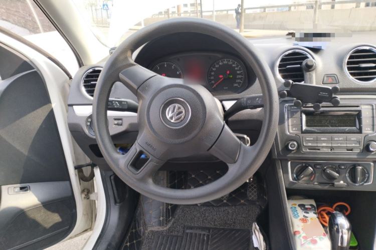 Used Volkswagen Jetta 2015 1.6L Automatic Comfort Model Steering Wheel