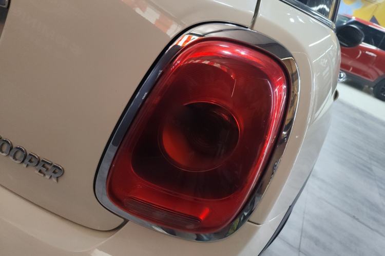 Used MINI MINI 2015 1.5T COOPER Fun Five-Door Edition