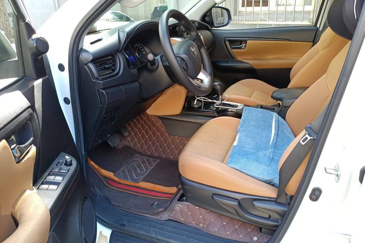 Used Toyota Fortuner 2016 2.7L Middle East Version
