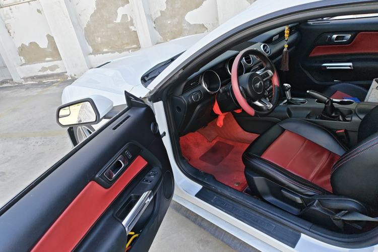 Used Ford Mustang  Driver Seat