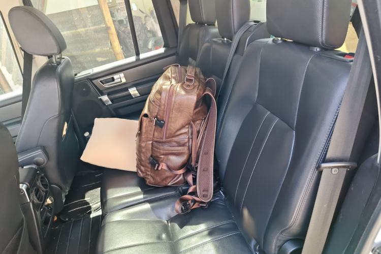 Used Land Rover Discovery 2014 3.0 SDV6 HSE Diesel Edition Left Rear Seat