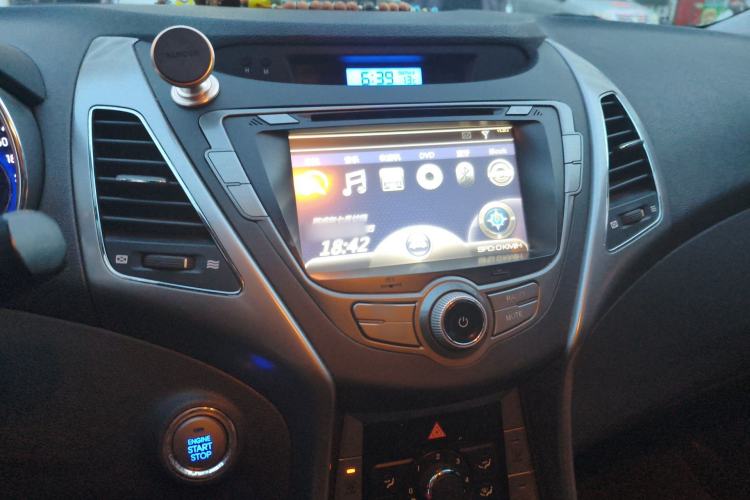 Used Hyundai Elantra (5th Generation / Langdong) 2012 1.6L Automatic Leading Model Audio And AC Panel