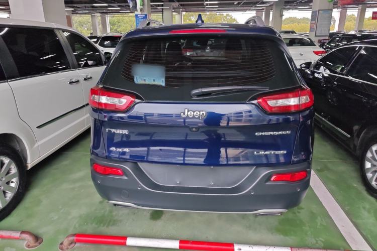 Used Jeep Cherokee 2016 2.4L Superior Edition