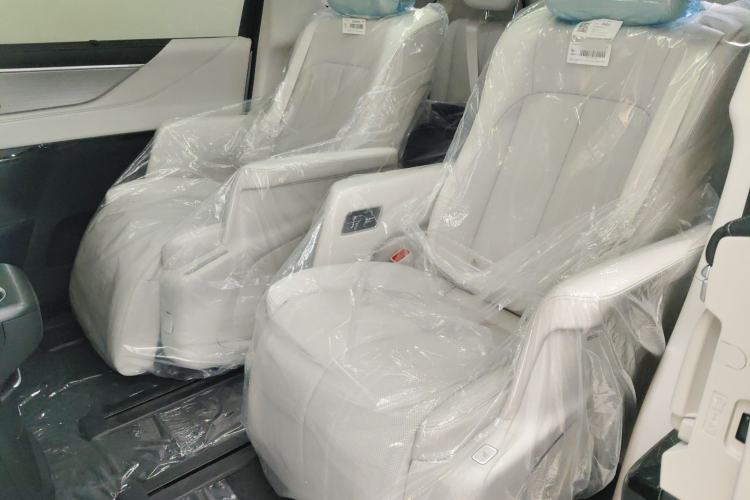 Used Buick GL8 New Energy 2024 Lu Zun Deluxe Edition 7-Seater
