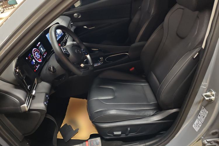 Used Hyundai Elantra 2022 1.5L CVT LUX Prestige Edition