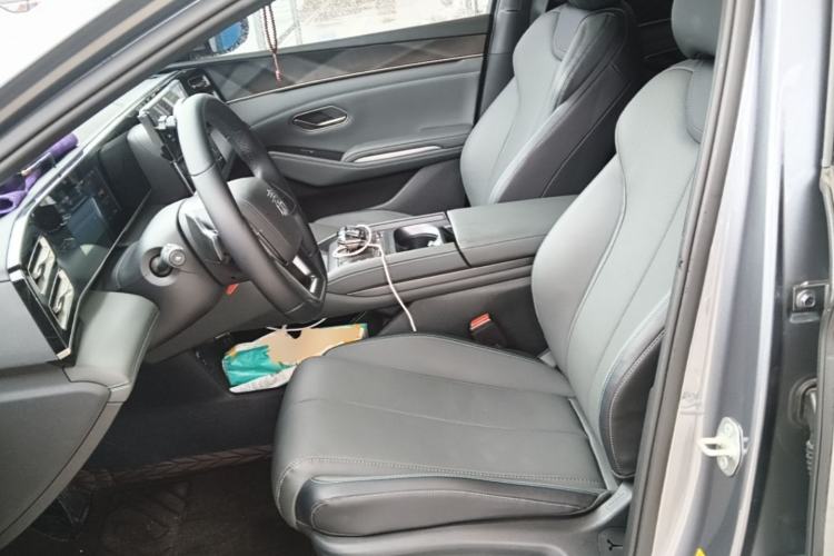 Used BYD Qin L 2025 DM-i Smart Drive 120KM Superior Model
