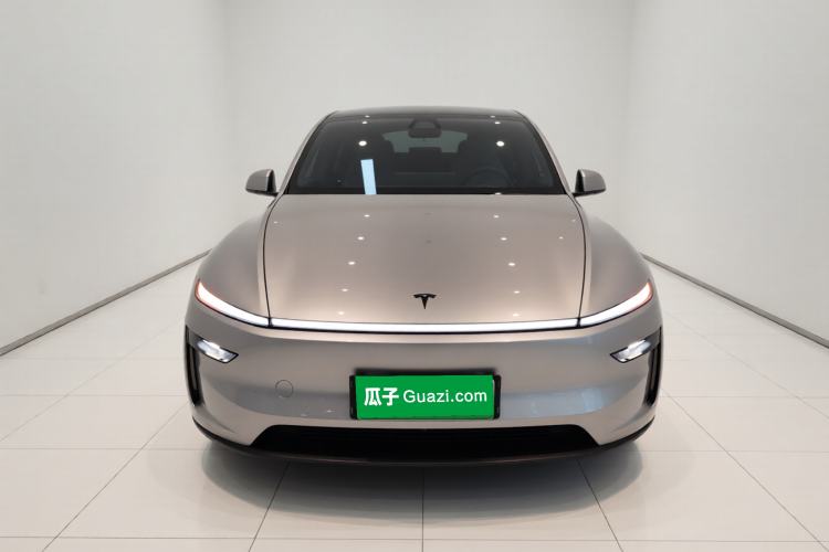 Used Tesla Model Y L 2025 Model Long-Range All-Wheel-Drive Version
