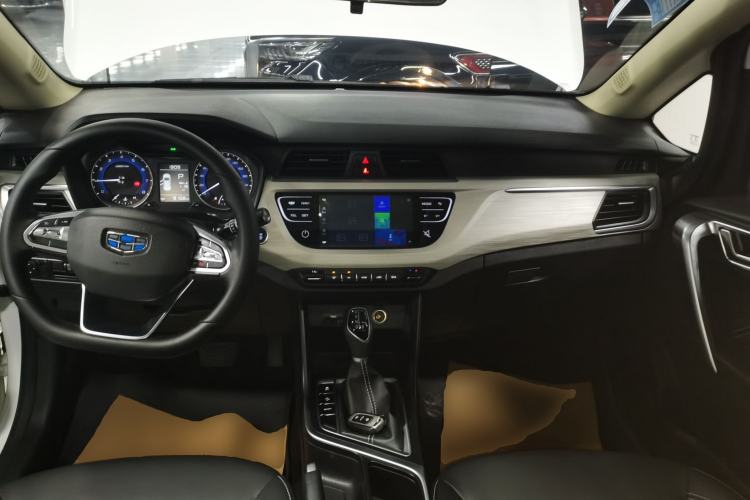 Used Geely Auto Vision X3 2020 1.5L CVT Luxury Model Center Console