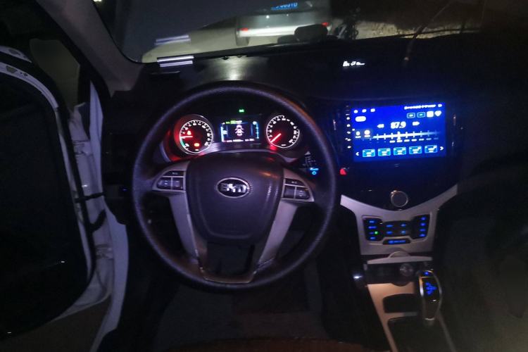 Used BYD e5 2018 450 Smart Connect Enjoyment Version
