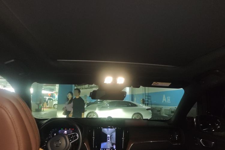 Used Volvo XC60 New Energy 2023 T8 Plug-in Hybrid Long-Range All-Wheel Drive Smart & Luxurious Enjoyment Edition
