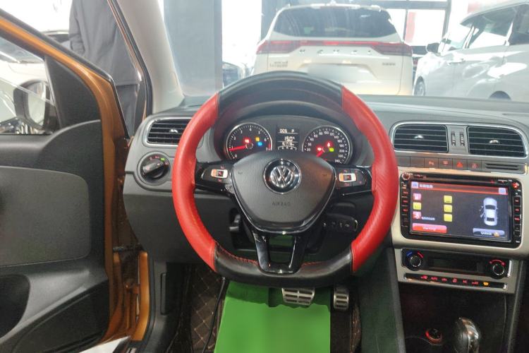 Used Volkswagen Polo 2014 1.6L Cross Polo Automatic
