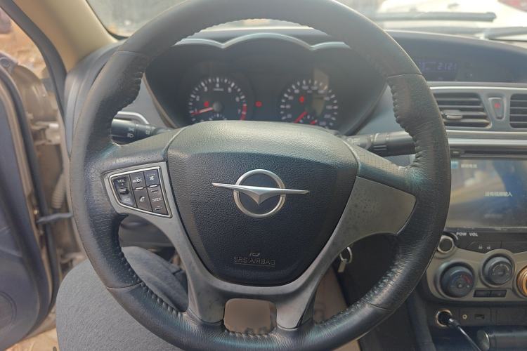 Used Haima Fumei 2014 M5 1.6L Manual Elite Model Steering Wheel