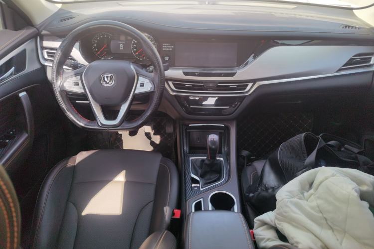 Used CHANGAN CS35PLUS 2019 1.6L Manual Cool Edition Center Console