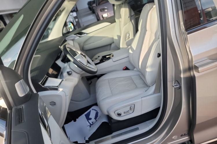 Used Volvo EM90 2025 Ultra Six-Seater