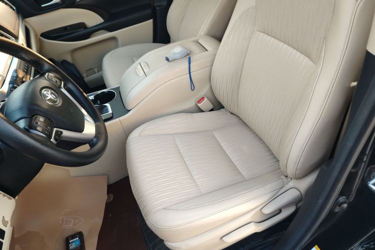 Used Toyota Highlander 2018 2.0T Two-Wheel Drive Elite Edition 7 Seats Emission Standard China V
