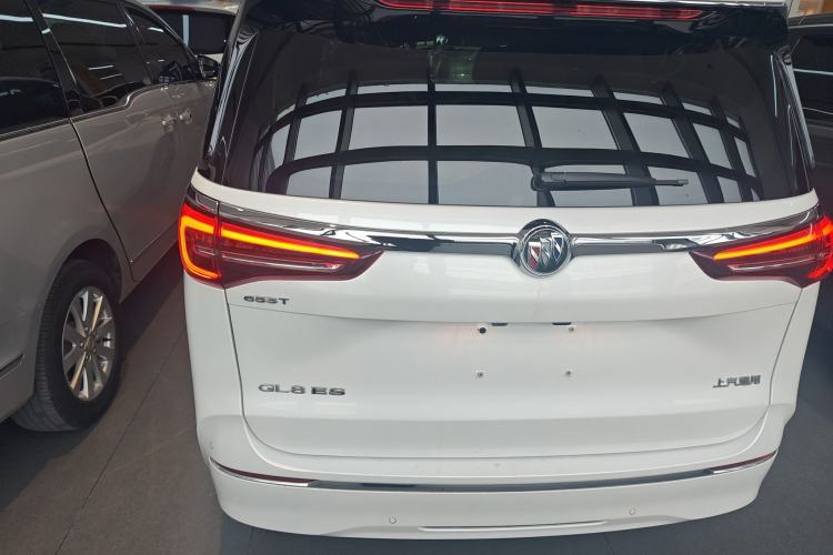 Used Buick GL8 2022 ES Landtrek 653T Luxury Edition
