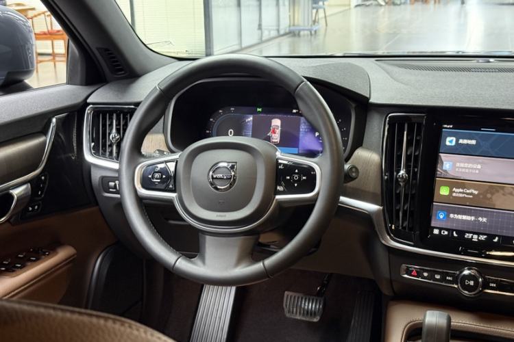 Used Volvo V90 2022 Cross Country B5 AWD Smart Range Edition
