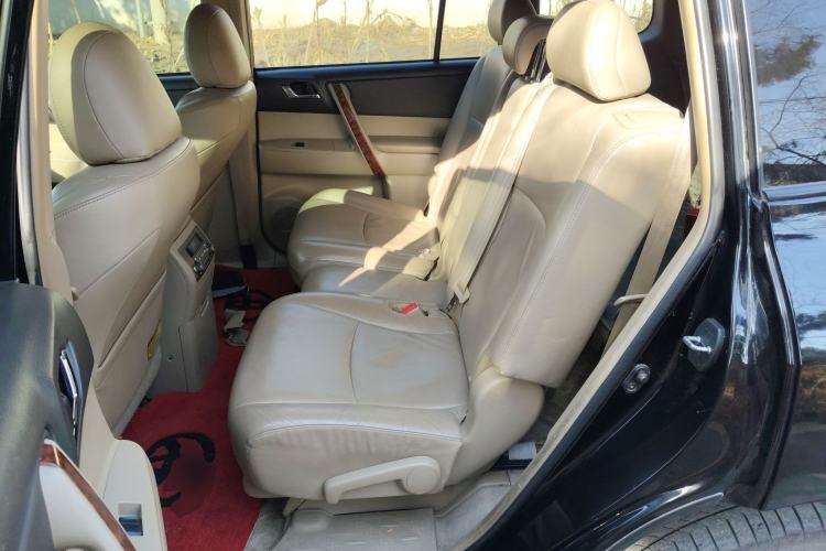 Used Toyota Highlander 2009 2.7L Two-Wheel Drive 7-Seater Luxury Navigation Edition Left Rear Seat