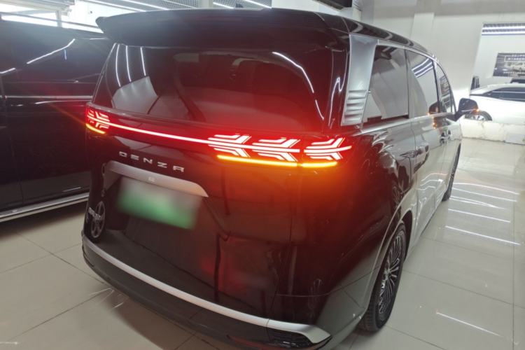 Used Denza D9 2024 DM-i 980 Four-Wheel Drive Prestige Model Rear Right 45 Deg