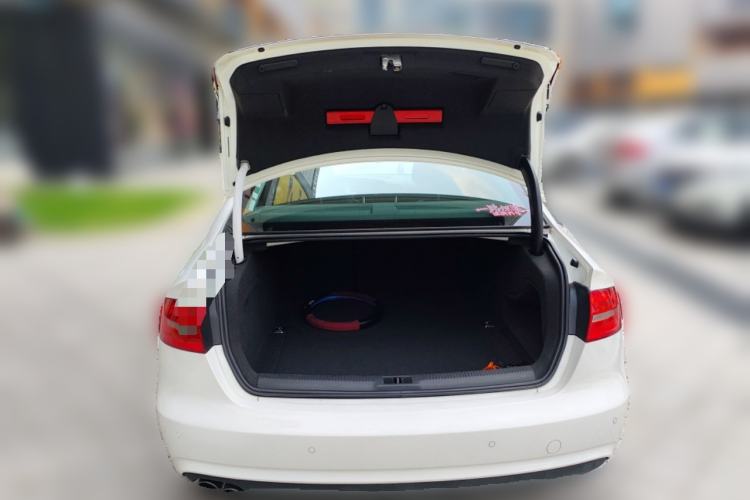 Used Audi A4L 2015 35 TFSI Automatic Comfort Model Trunk