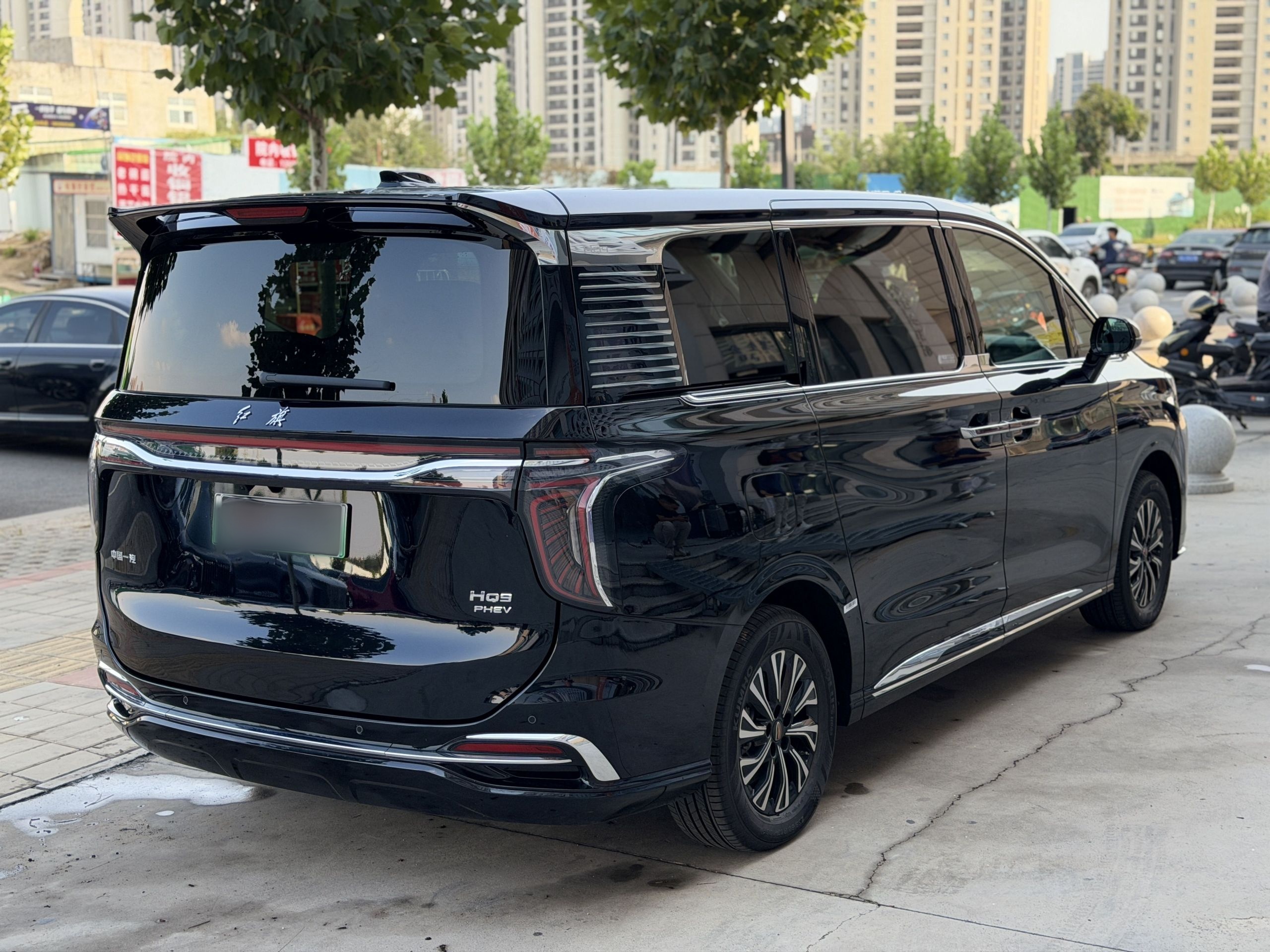 Hongqi HQ9 PHEV 2024 2.0T Four-Wheel Drive Business Edition — снимка 14