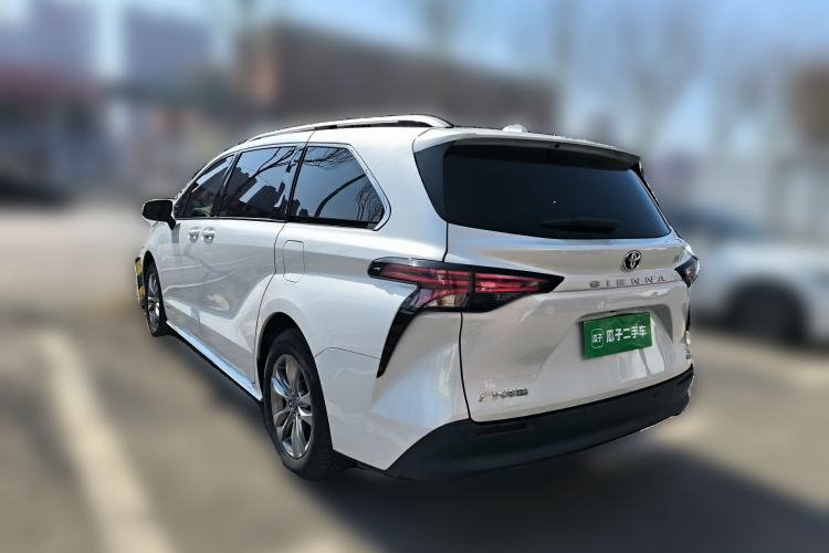 Used Toyota SIENNA 2024 2.5L Hybrid Comfort Edition