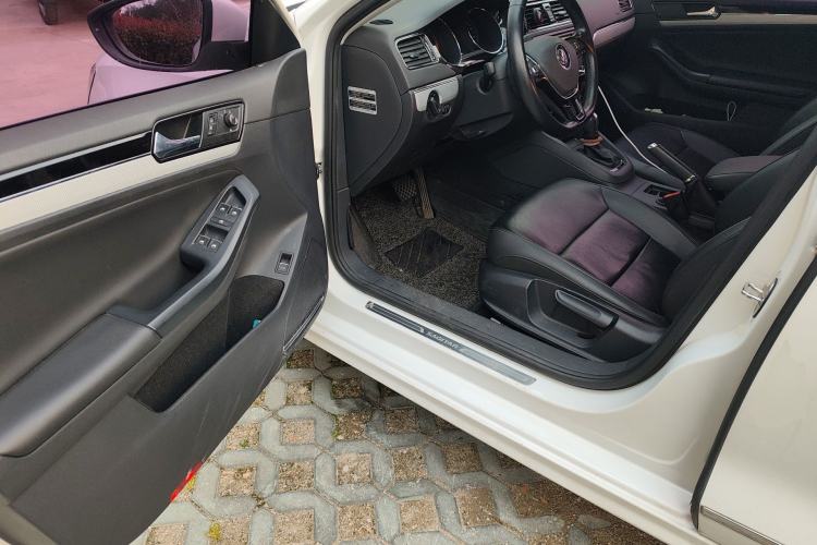 Used Volkswagen Sagitar 2017 1.6L Automatic Comfort Model
