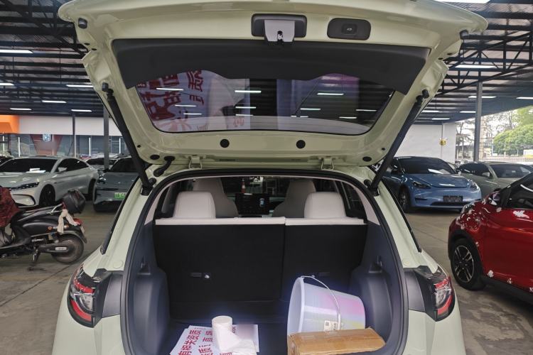 Used Geely Galaxy Geome 2025 UP 410km Exploration+ Edition Trunk