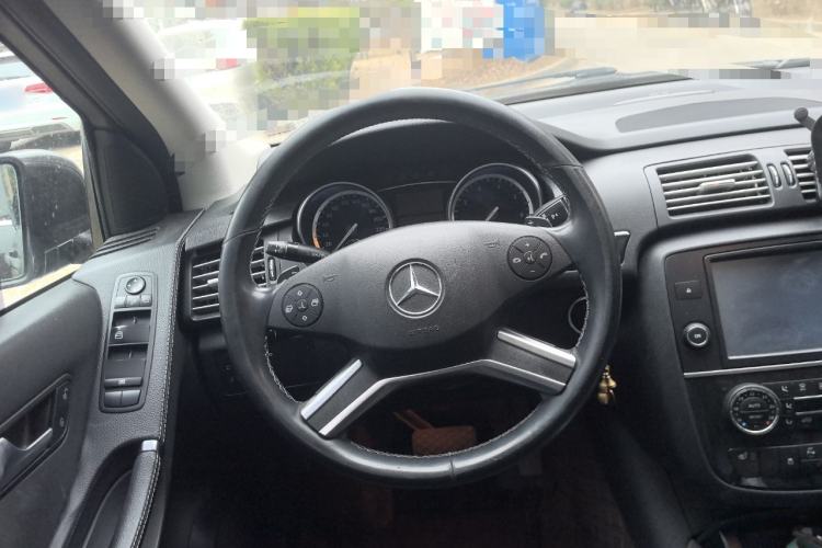 Used Mercedes-Benz R-Class 2017 R 320 4MATIC Business Edition Prestige Model